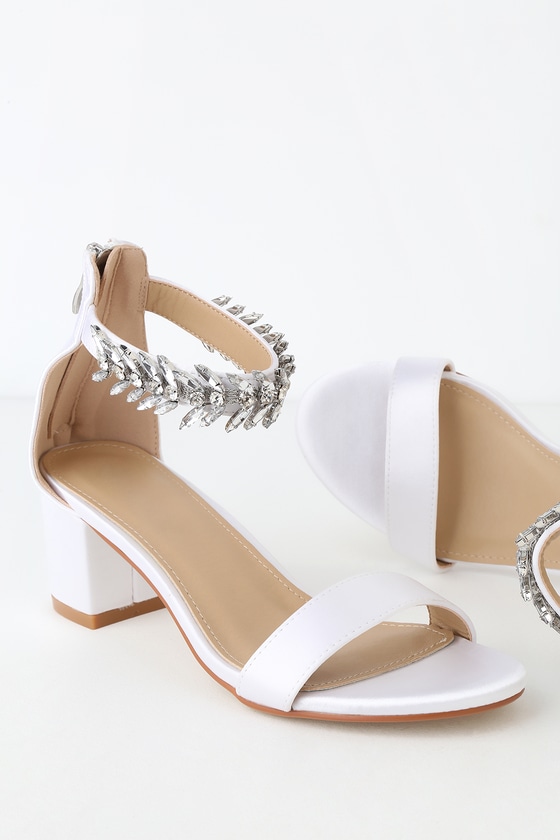 Details about   New Touch Ups Vanessa 532M White Satin Strappy Heels Diamond Strap Bridal Shoes